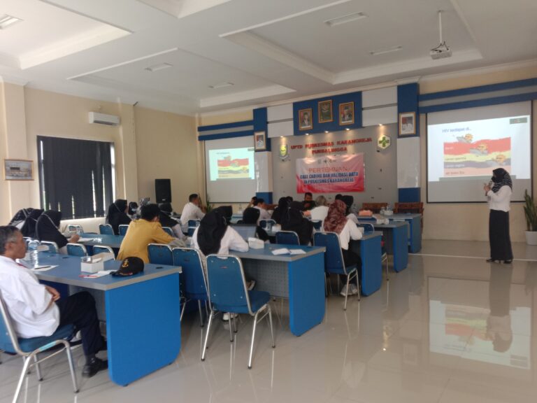 Pertemuan Case Cading dan Validasi Data HIV di Puskesmas Karangreja