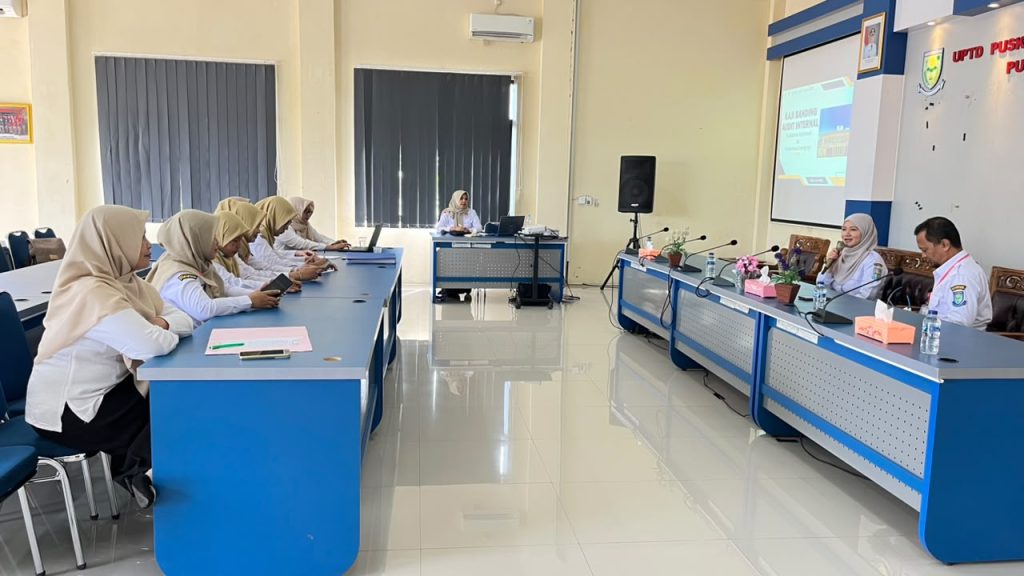 Pembukaan kegiatan kaji banding audit internal Puskesmas Kalimanah di Aula Puskesmas Karangreja, Rabu (8/7/2026)